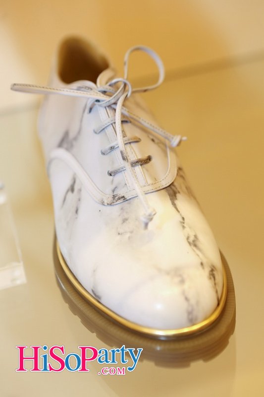 เปิดคอลเลกชั่นล่าสุด Charlotte Olympia “A World of Interiors”