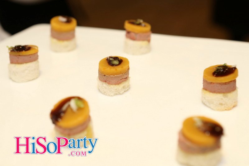 ฉลองครบรอบ 11 ปี Holistic Medical Centre