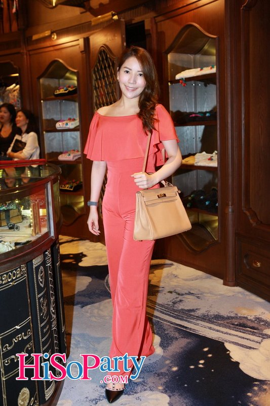 WANDER INTO SRETSIS LABYRINTH