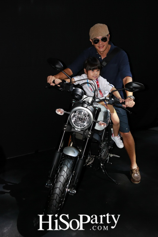 เปิดตัวรถดูคาติในงาน Motor Show 2016