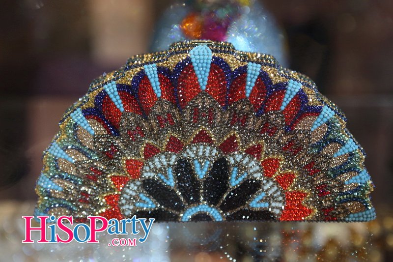 GLAMOUR IS A STATE OF MIND