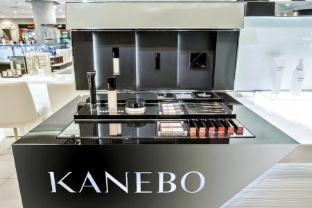 เผยโฉมเคาน์เตอร์คาเนโบรูปแบบใหม่ ‘GLOBAL KANEBO COUNTER’