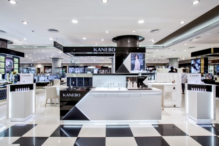 เผยโฉมเคาน์เตอร์คาเนโบรูปแบบใหม่ ‘GLOBAL KANEBO COUNTER’