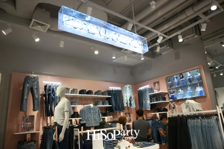 Exclusive Preview Day at Topshop Central Embassy