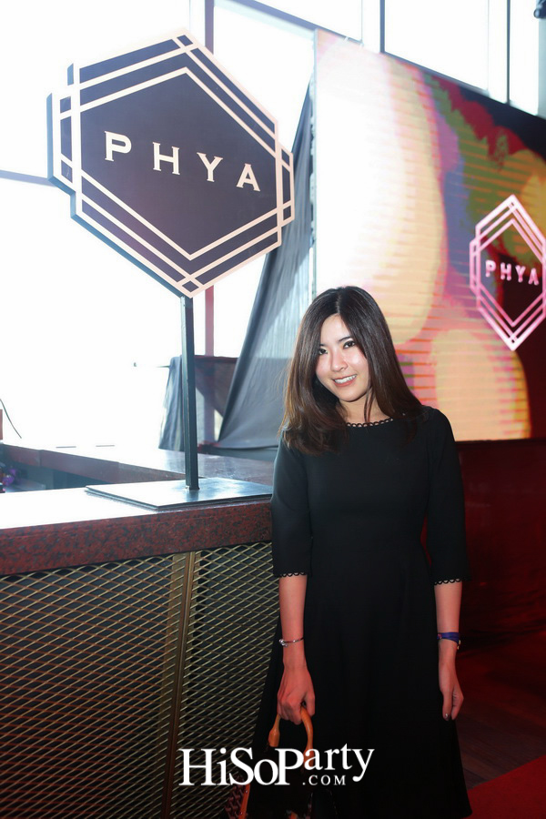 พญา (PHYA) แบรนด์กระเป๋าหนังสุดหรู จัดแฟชั่นโชว์ Debut Collection