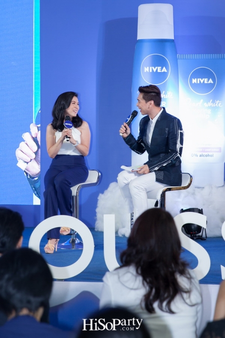 NIVEA Super Mousse Foam เพื่อผิวสะอาดและชุ่มชื้นด้วยมอยส์เจอไรเซอร์ 3 เท่า