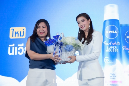 NIVEA Super Mousse Foam เพื่อผิวสะอาดและชุ่มชื้นด้วยมอยส์เจอไรเซอร์ 3 เท่า