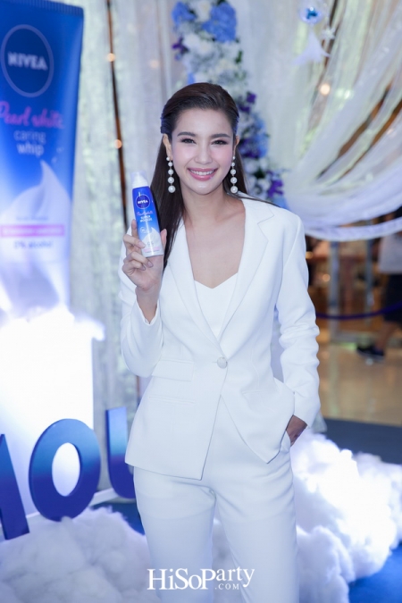 NIVEA Super Mousse Foam เพื่อผิวสะอาดและชุ่มชื้นด้วยมอยส์เจอไรเซอร์ 3 เท่า