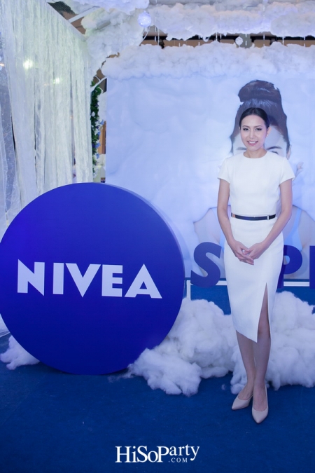 NIVEA Super Mousse Foam เพื่อผิวสะอาดและชุ่มชื้นด้วยมอยส์เจอไรเซอร์ 3 เท่า