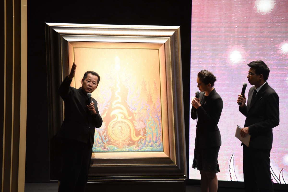 ไทยรัฐจัดทำหนังสือพิมพ์ฉบับพิเศษ 15 ฉบับ ในโครงการ “ไทยรัฐร่วมพสกนิกรไทย ส่งใจสู่ฟ้าอาลัยพ่อ”