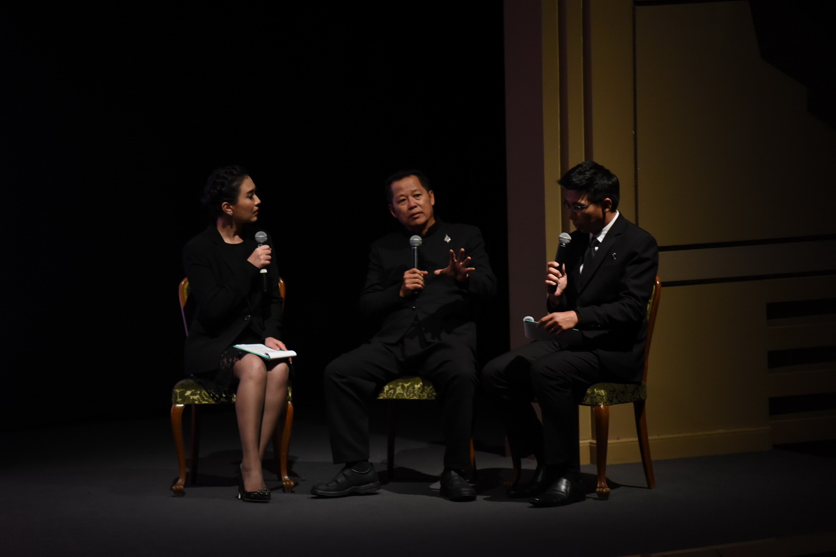 ไทยรัฐจัดทำหนังสือพิมพ์ฉบับพิเศษ 15 ฉบับ ในโครงการ “ไทยรัฐร่วมพสกนิกรไทย ส่งใจสู่ฟ้าอาลัยพ่อ”