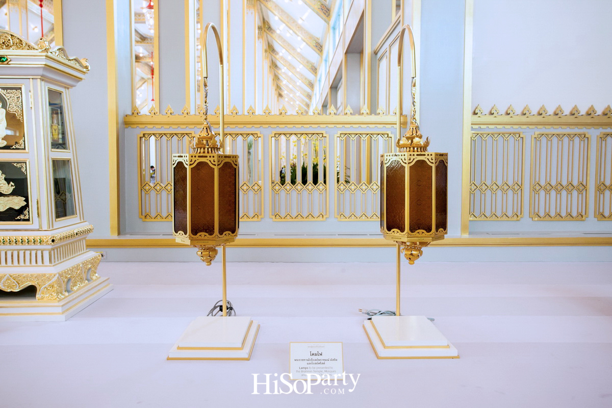 รองนายกฯ ธนะศักดิ์ นำสื่อมวลชนเข้าชมนิทรรศการ งานพระราชพิธีถวายพระเพลิงพระบรมศพ พระบาทสมเด็จพระปรมินทรมหาภูมิพลอดุลยเดช บรมนาถบพิตร