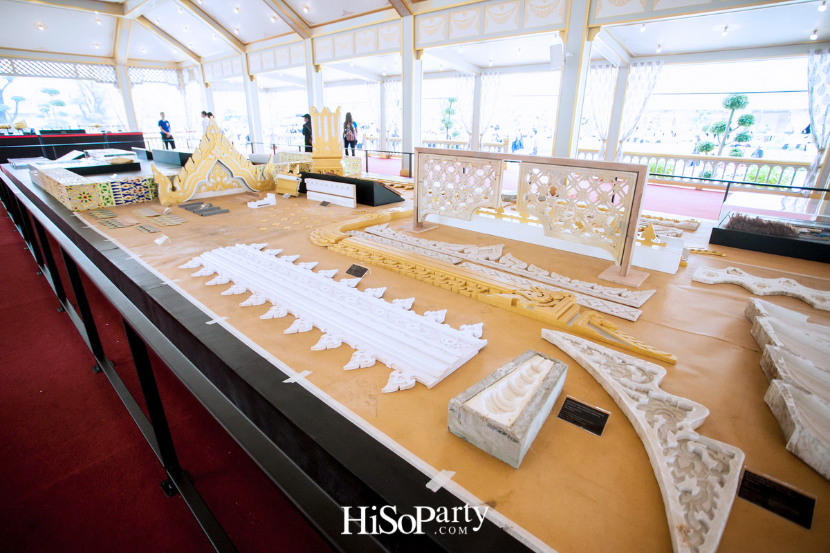 รองนายกฯ ธนะศักดิ์ นำสื่อมวลชนเข้าชมนิทรรศการ งานพระราชพิธีถวายพระเพลิงพระบรมศพ พระบาทสมเด็จพระปรมินทรมหาภูมิพลอดุลยเดช บรมนาถบพิตร