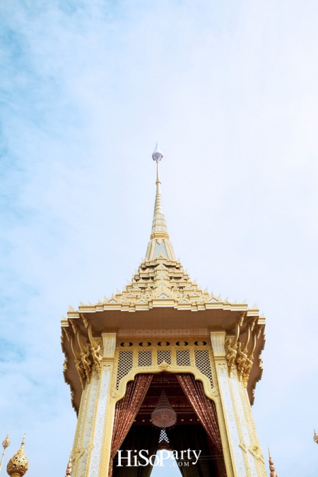 รองนายกฯ ธนะศักดิ์ นำสื่อมวลชนเข้าชมนิทรรศการ งานพระราชพิธีถวายพระเพลิงพระบรมศพ พระบาทสมเด็จพระปรมินทรมหาภูมิพลอดุลยเดช บรมนาถบพิตร