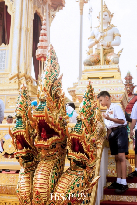 รองนายกฯ ธนะศักดิ์ นำสื่อมวลชนเข้าชมนิทรรศการ งานพระราชพิธีถวายพระเพลิงพระบรมศพ พระบาทสมเด็จพระปรมินทรมหาภูมิพลอดุลยเดช บรมนาถบพิตร