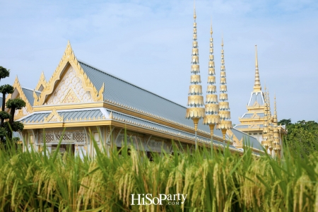 รองนายกฯ ธนะศักดิ์ นำสื่อมวลชนเข้าชมนิทรรศการ งานพระราชพิธีถวายพระเพลิงพระบรมศพ พระบาทสมเด็จพระปรมินทรมหาภูมิพลอดุลยเดช บรมนาถบพิตร