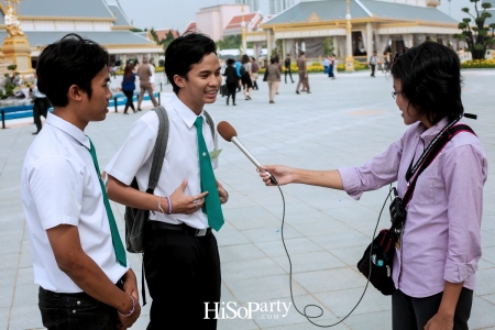 รองนายกฯ ธนะศักดิ์ นำสื่อมวลชนเข้าชมนิทรรศการ งานพระราชพิธีถวายพระเพลิงพระบรมศพ พระบาทสมเด็จพระปรมินทรมหาภูมิพลอดุลยเดช บรมนาถบพิตร