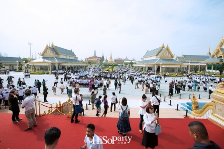 รองนายกฯ ธนะศักดิ์ นำสื่อมวลชนเข้าชมนิทรรศการ งานพระราชพิธีถวายพระเพลิงพระบรมศพ พระบาทสมเด็จพระปรมินทรมหาภูมิพลอดุลยเดช บรมนาถบพิตร