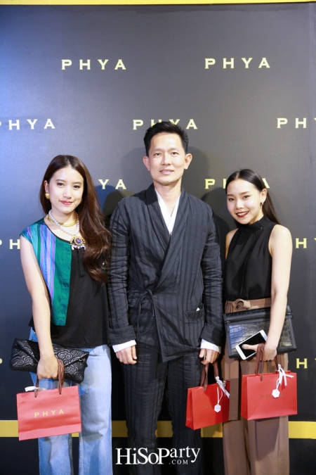 PHYA (พญา) จัดแฟชั่นโชว์สุดยิ่งใหญ่ เปิดตัวกระเป๋าคอลเลกชั่นพิเศษ เพื่อมูลนิธิชัยพัฒนา