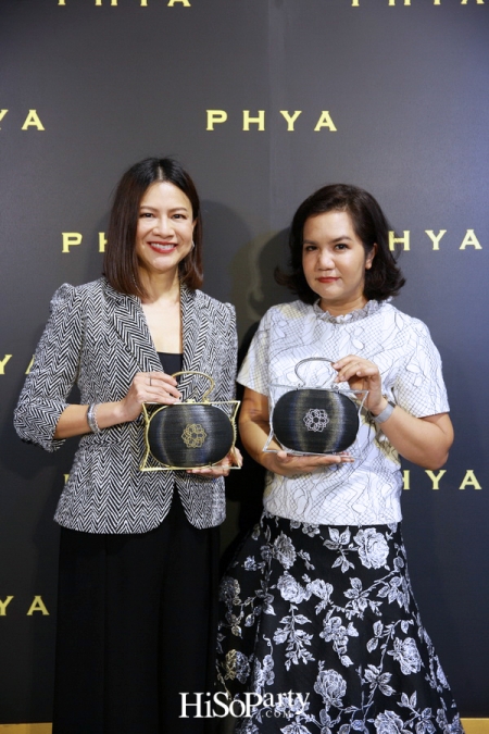 PHYA (พญา) จัดแฟชั่นโชว์สุดยิ่งใหญ่ เปิดตัวกระเป๋าคอลเลกชั่นพิเศษ เพื่อมูลนิธิชัยพัฒนา