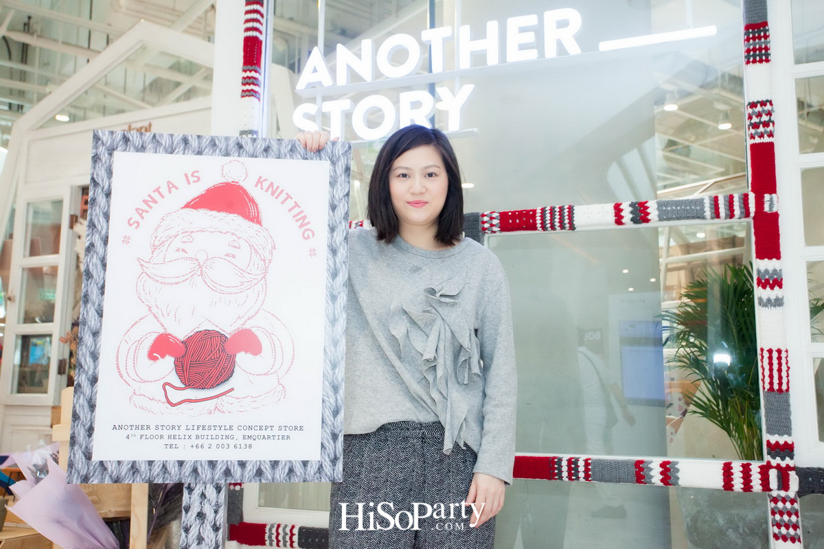 Santa is knitting @ Another Story