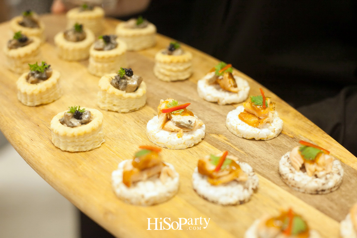 A Moment with MIHARAYASUHIRO