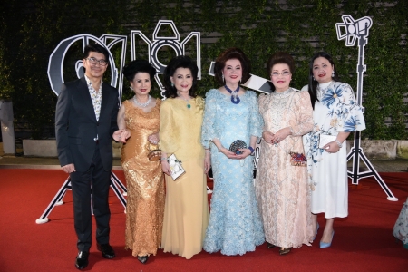 ‘บิวตี้ เจมส์’ & ‘ปาร์คนายเลิศ’ จัดงาน The Most Exquisite Jewelry Show  พรีเซนต์เครื่องเพชรคอลเลกชั่นดอกไม้บานสะพรั่งกลางสวนสวย