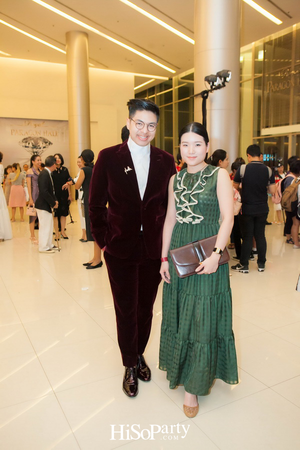 พระเจ้าหลานเธอ พระองค์เจ้าสิริวัณณวรีนารีรัตน์ ทรงเผยโฉมคอลเลกชั่นทรงออกแบบ Spring/Summer 2018 ภายใต้แบรนด์ SIRIVANNAVARI และ S'HOMME