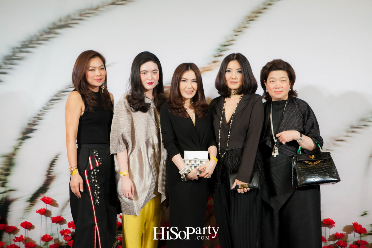 พระเจ้าหลานเธอ พระองค์เจ้าสิริวัณณวรีนารีรัตน์ ทรงเผยโฉมคอลเลกชั่นทรงออกแบบ Spring/Summer 2018 ภายใต้แบรนด์ SIRIVANNAVARI และ S'HOMME