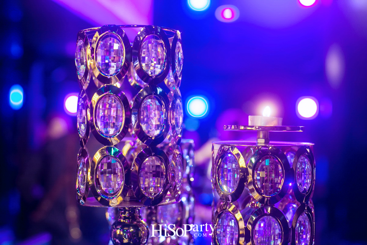 SWAROVSKI: Let The Swan Take The Spotlight