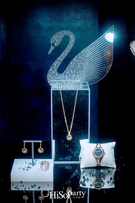 SWAROVSKI: Let The Swan Take The Spotlight