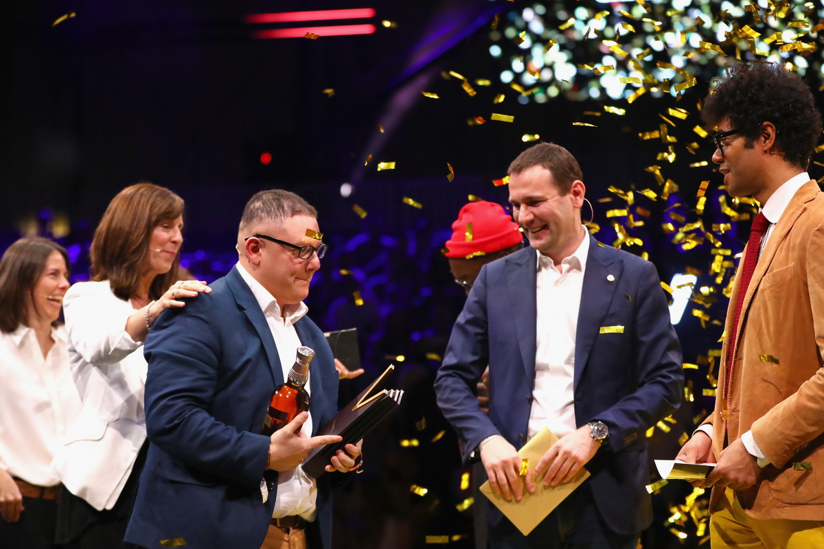 CHANGE PLEASE สตาร์ทอัพจากกรุงลอนดอน  คว้ารางวัลชนะเลิศ CHIVAS VENTURE 2018