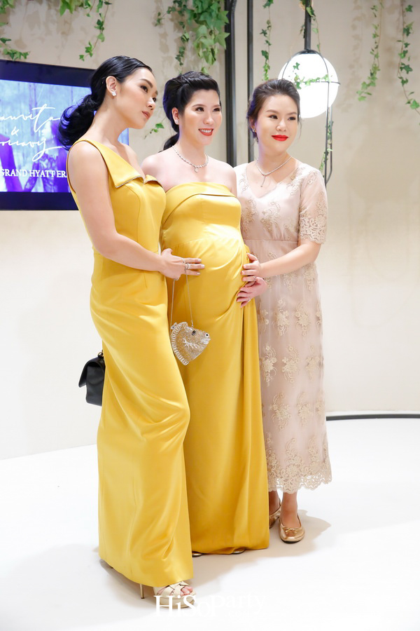 งานฉลองมงคลสมรสระหว่าง ชมพูนุท โรจน์ศิริรัตน์ และ สรวิศ บุญนิมิต