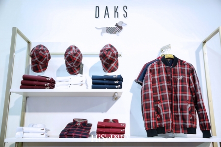 DAKS LONDON: Dachshund Collection