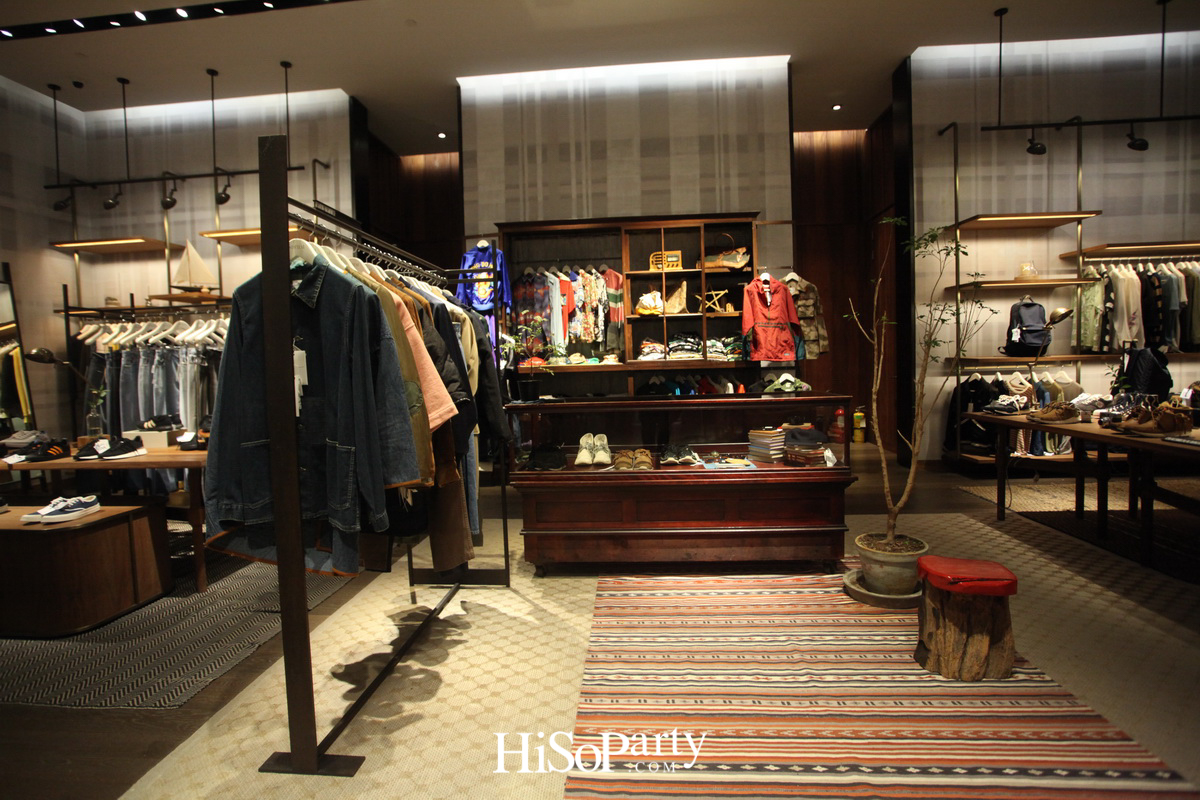 PICHITA Pre–Fall 2018 ‘Flows of Bangkok’