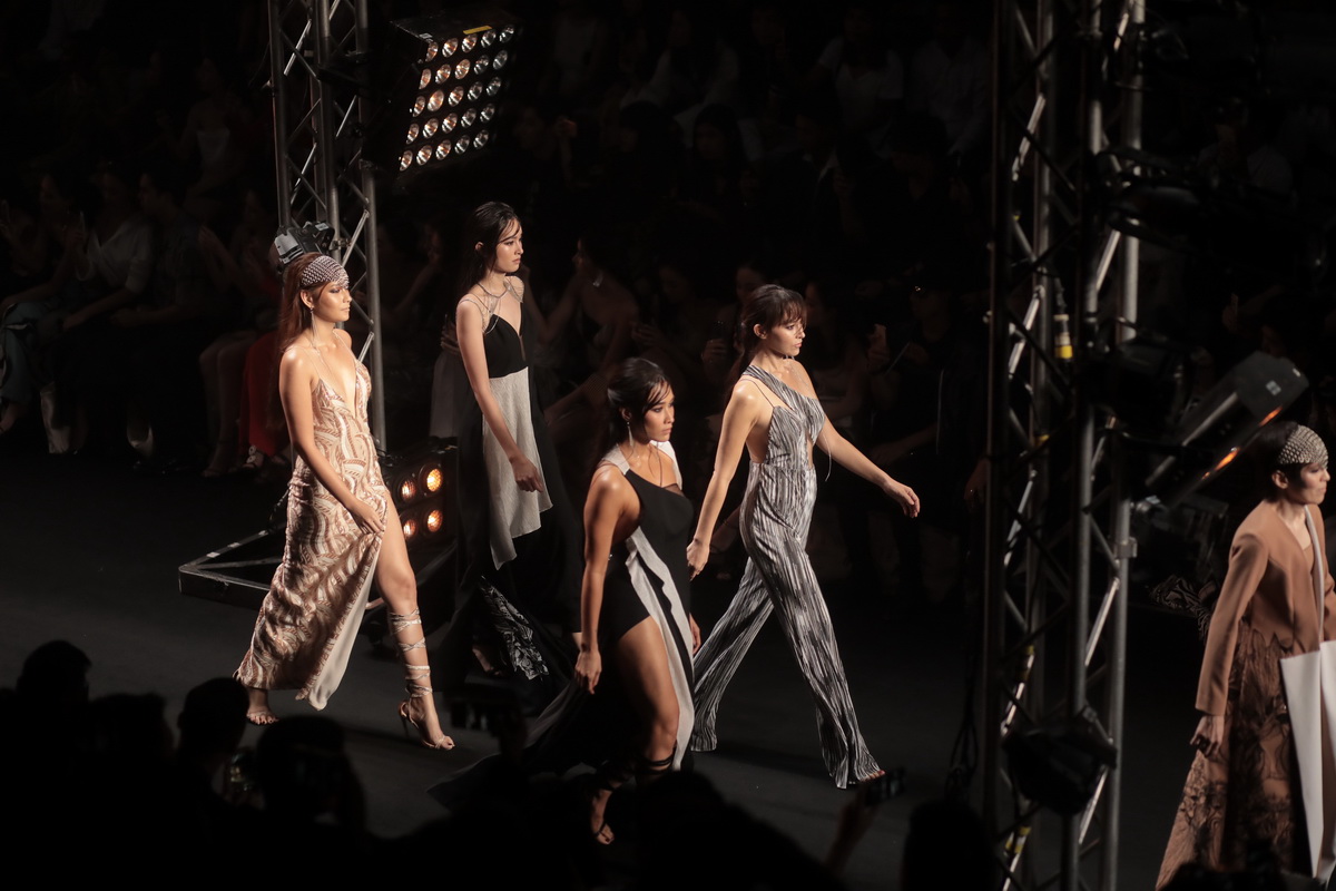 สวยสะกดทุกสายตากับแฟชั่นโชว์แบรนด์ ‘NICHA’ (ณิชชา) ในงาน ELLE FASHION WEEK 2018