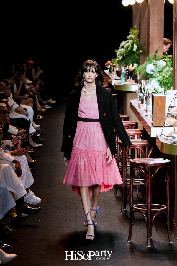 ELLE Fashion Week Fall/Winter 2018  ASV ‘2 Little Words 1 Big Concept’