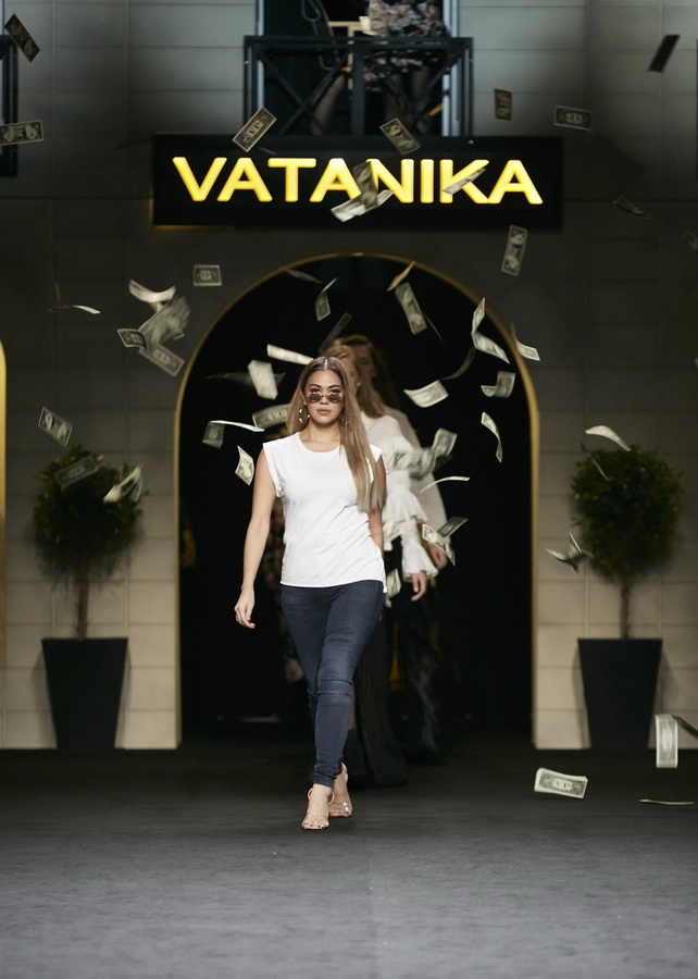 ELLE Fashion Week Fall/Winter 2018  VATANIKA Fall/Winter 2018