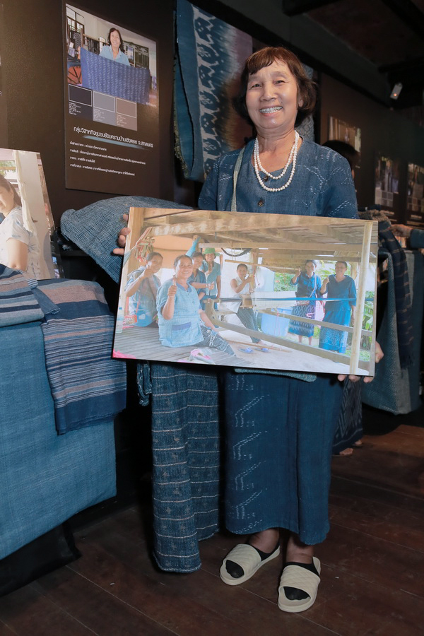 Color ID Labeling นิทรรศการผ้าไทยทอมือย้อมสีธรรมชาติอันแสนวิจิตรบรรจง ที่ถูกสร้างสรรค์ขึ้นในงานเปิดตัว ‘Color ID Labeling’