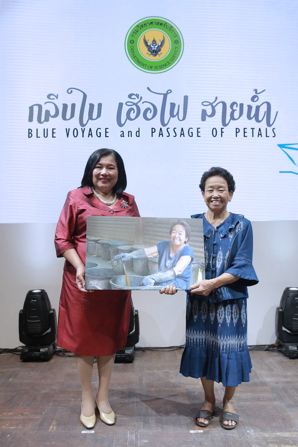 Color ID Labeling นิทรรศการผ้าไทยทอมือย้อมสีธรรมชาติอันแสนวิจิตรบรรจง ที่ถูกสร้างสรรค์ขึ้นในงานเปิดตัว ‘Color ID Labeling’