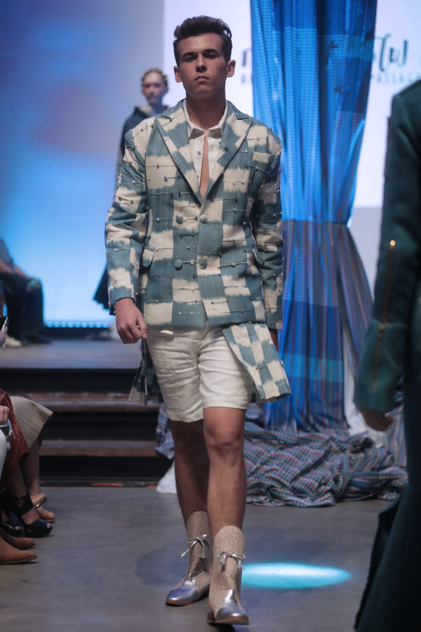 Color ID Labeling นิทรรศการผ้าไทยทอมือย้อมสีธรรมชาติอันแสนวิจิตรบรรจง ที่ถูกสร้างสรรค์ขึ้นในงานเปิดตัว ‘Color ID Labeling’