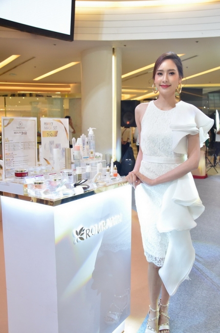 สาวสมัยใหม่สวย มั่นใจ ทุกมุมมองด้วย 4 โปรแกรมความงาม ในแคมเปญ ‘BEAUTY 360 at Romrawin’