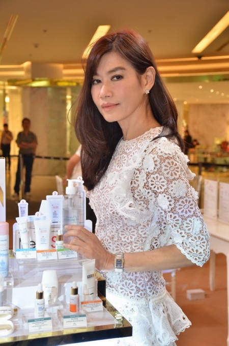 สาวสมัยใหม่สวย มั่นใจ ทุกมุมมองด้วย 4 โปรแกรมความงาม ในแคมเปญ ‘BEAUTY 360 at Romrawin’