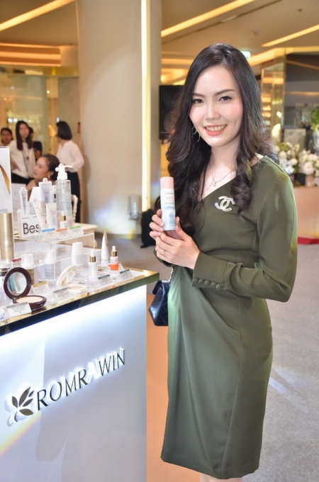 สาวสมัยใหม่สวย มั่นใจ ทุกมุมมองด้วย 4 โปรแกรมความงาม ในแคมเปญ ‘BEAUTY 360 at Romrawin’