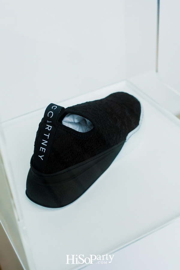Stella McCartney เปิดตัว 'Loop sneaker'