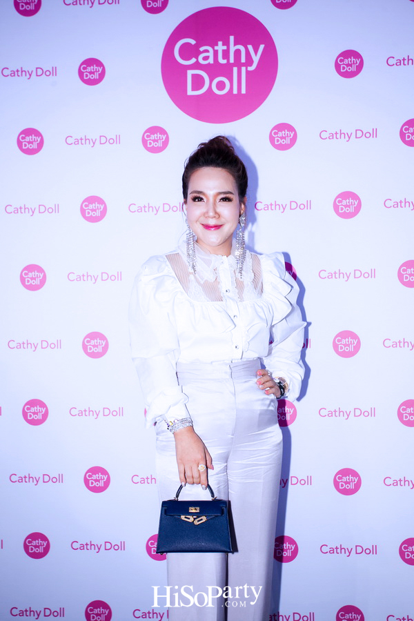 ‘เคที่ ดอลล์’ จัดงานเปิดตัวพรีเซ็นเตอร์คนใหม่ล่าสุดของผลิตภัณฑ์ ‘Cathy Doll Magic Dolly Face Two way Cake Powder’