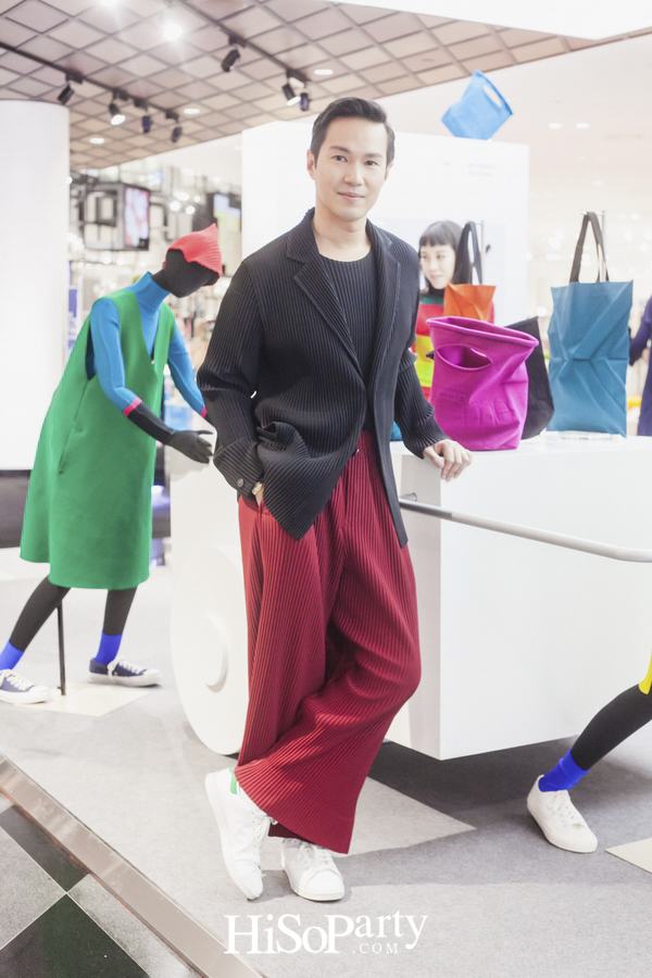 me ISSEY MIYAKE ‘Real Tablet’