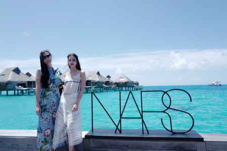 NARS Cosmetics จัดทริปสุดเอ็กซ์คลูซีฟพาแขกคนพิเศษบินลัดฟ้าเยี่ยมบ้านหลังที่สองของ ‘ฟรองซัวส์ นาร์ส’ ไกลถึง ‘Motu Tane’ 