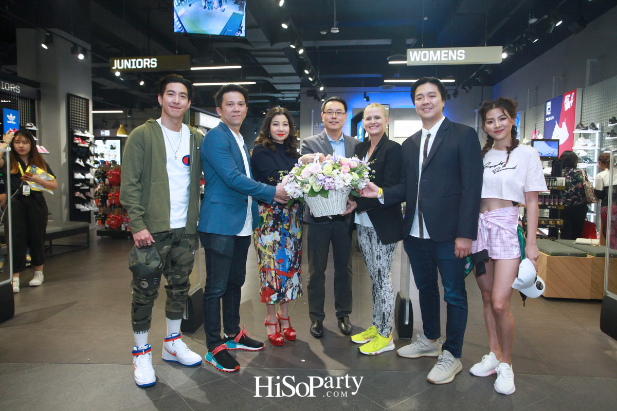 JD ฉลองเปิดแฟล็กชิพสโตร์แห่งแรกในประเทศไทย ณ ไอคอนสยาม