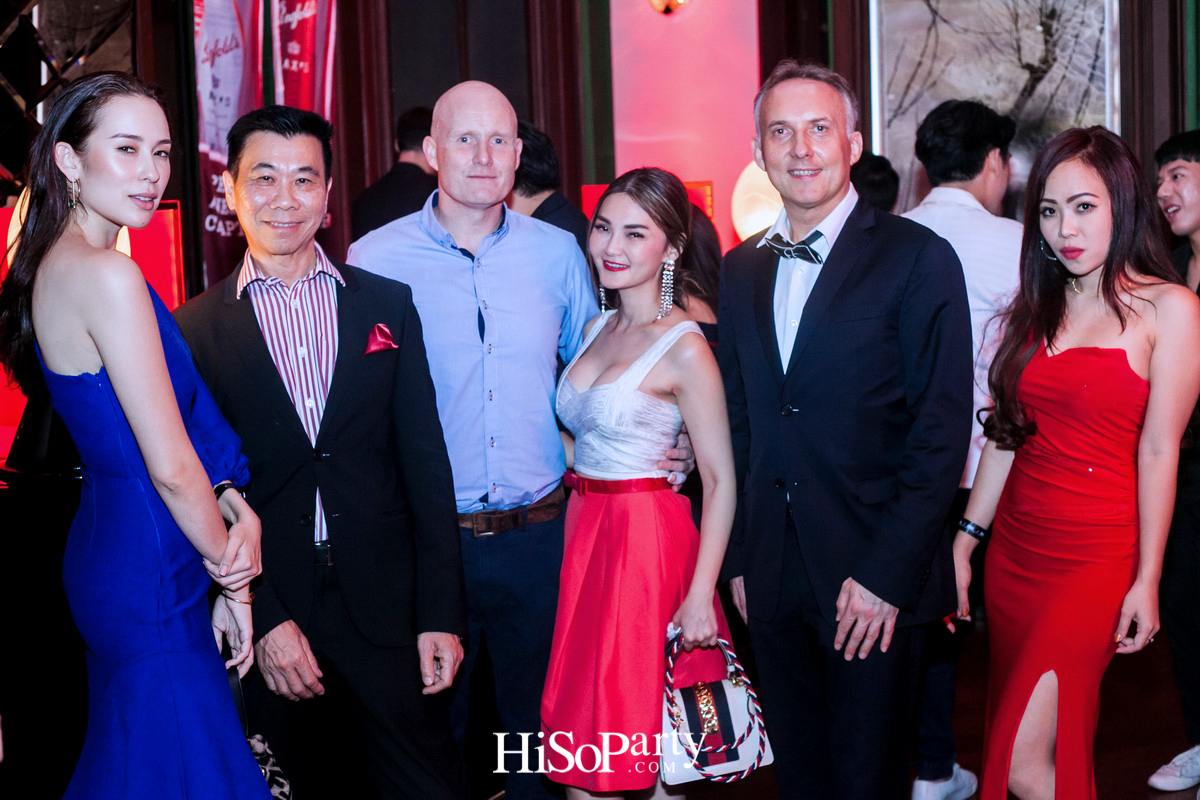 MAX’S SPEAKEASY BAR